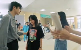 小巧吃瓜娱乐,揭秘娱乐圈幕后故事